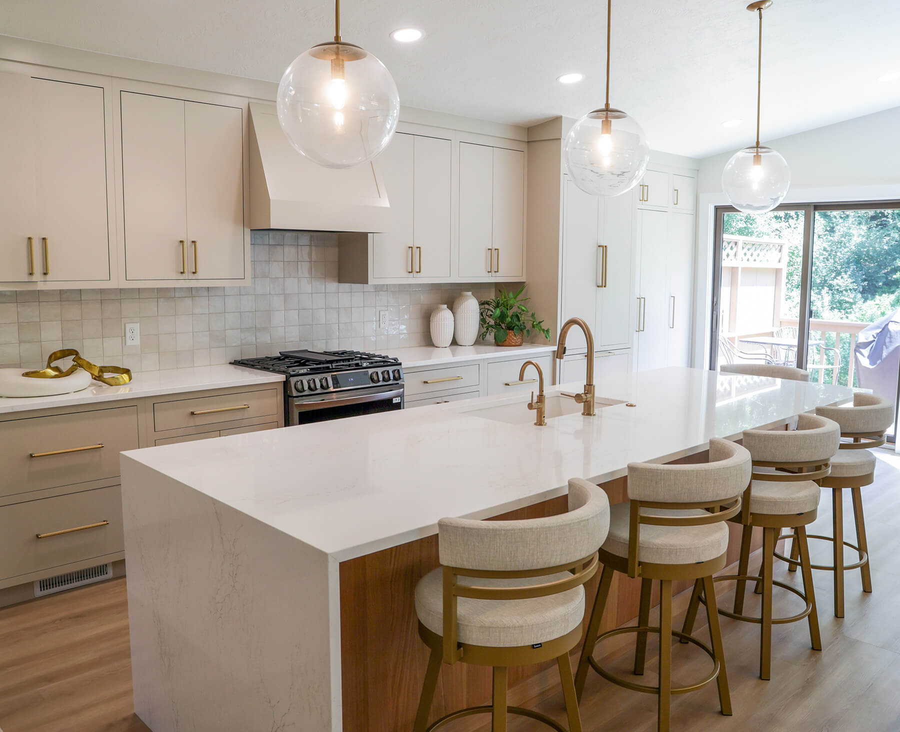 the-fairway-project-13 Soft white kitchen with gold curated furnishings